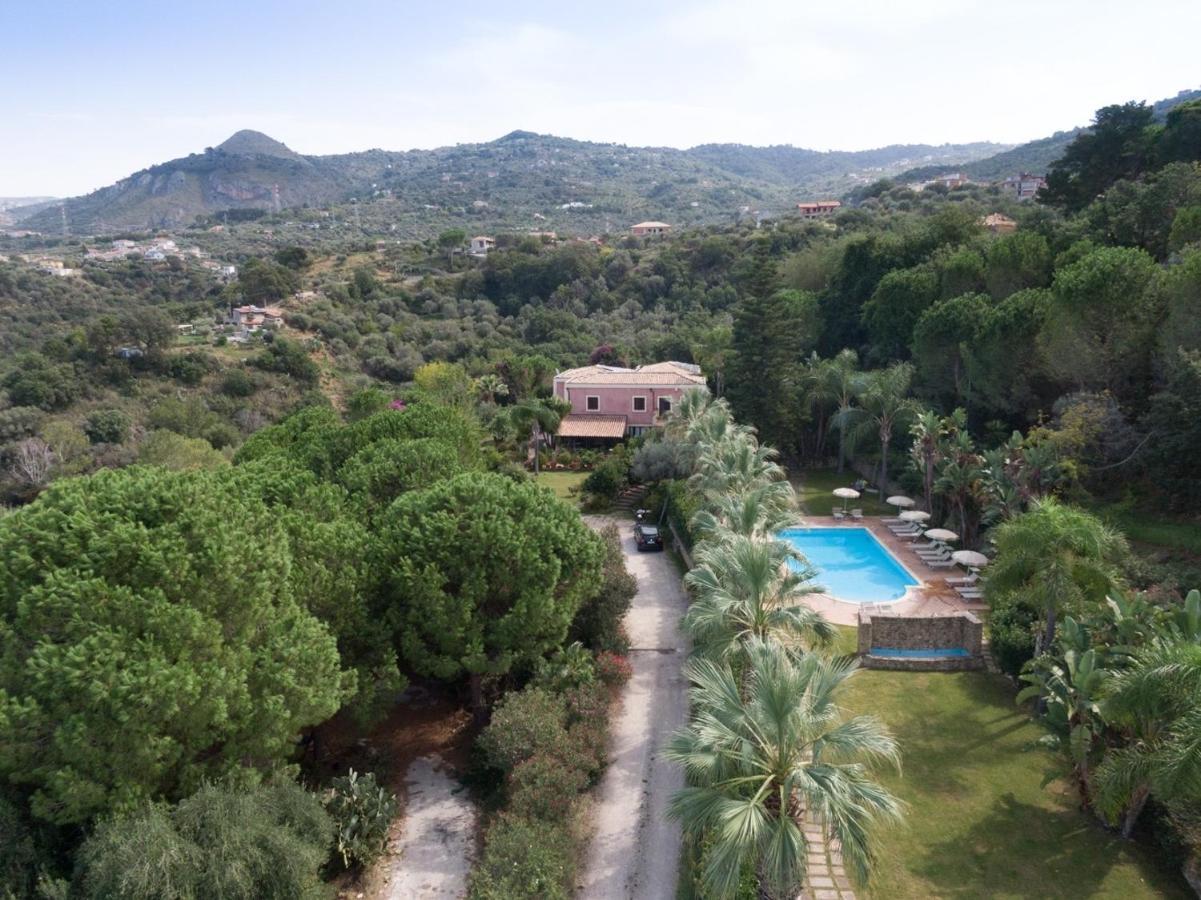 Agriturismo Luca Farm stay *